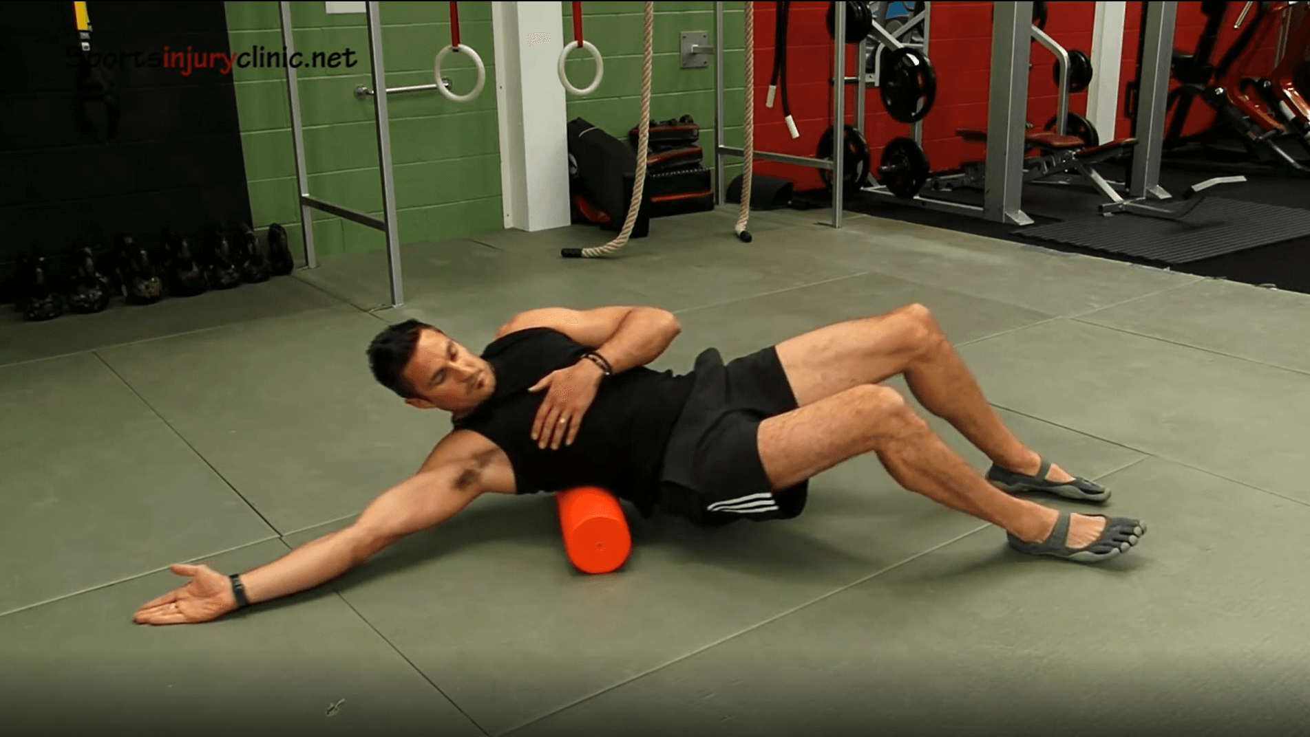 Video QL Muscle Lower Back (Side) Exercise with Foam Roller